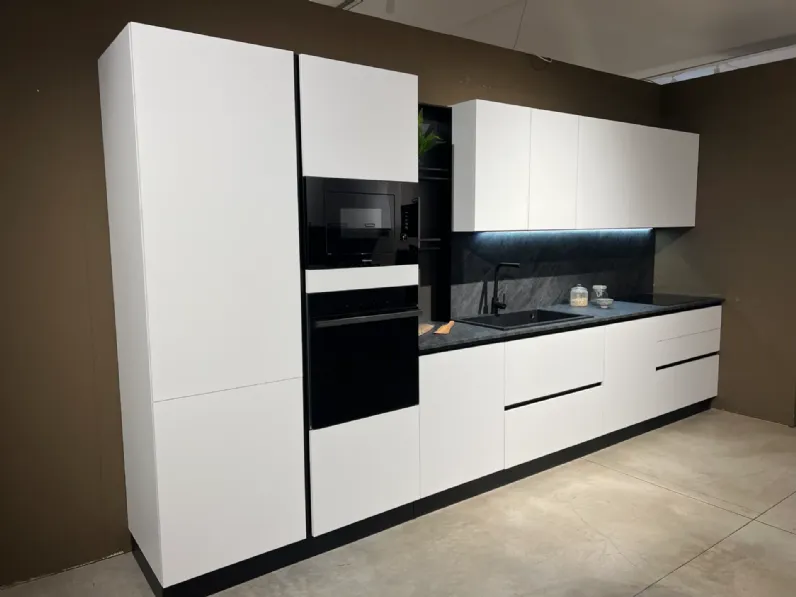 Cucina lineare moderna bianca Mobilturi Pop a soli 5400 Euro