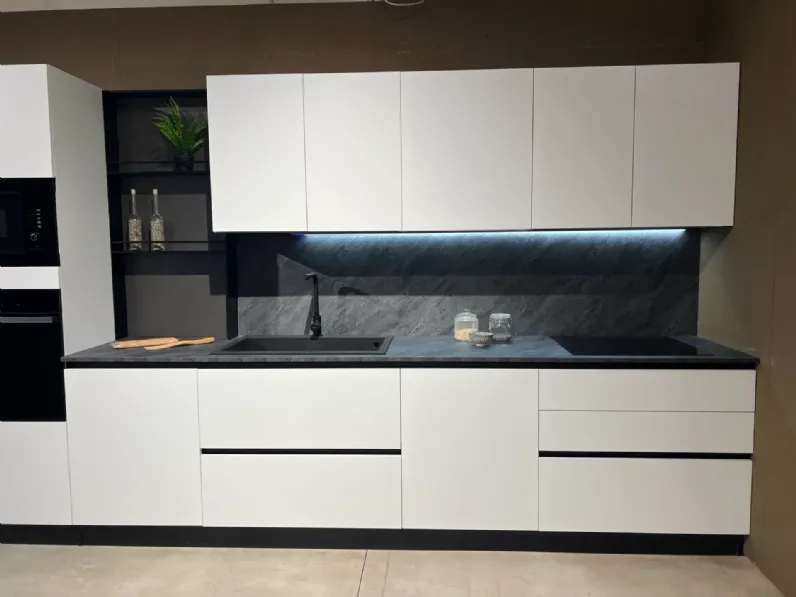 Cucina lineare moderna bianca Mobilturi Pop a soli 5400 Euro