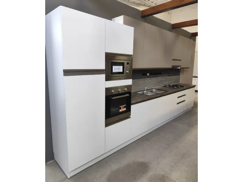Cucina lineare in laminato materico a prezzo scontato 52%
