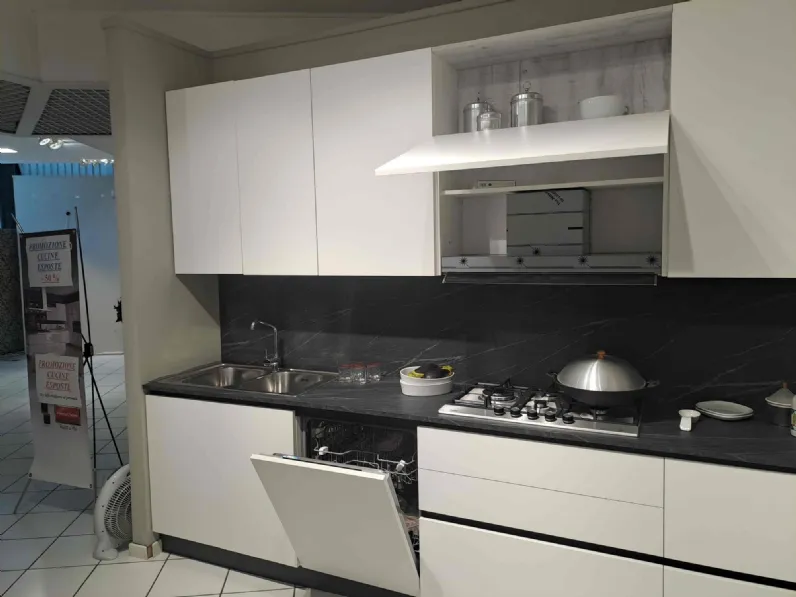 Cucina moderna lineare Cucina astro Essebi a prezzo scontato