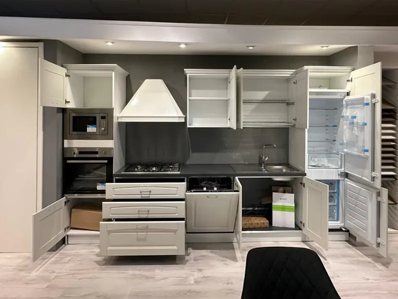 Cucina bianca classica lineare Bea Net cucine scontata