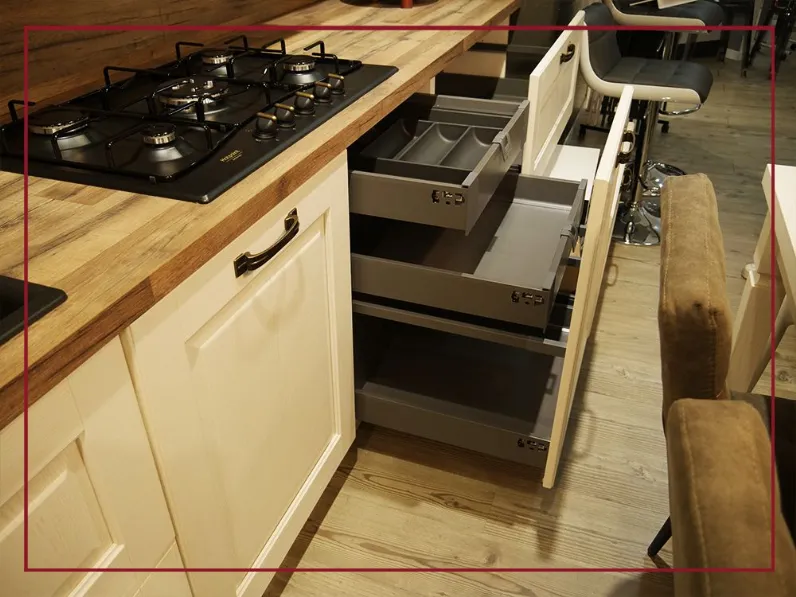 Cucina in legno Arredo3 a PREZZI OUTLET -35%