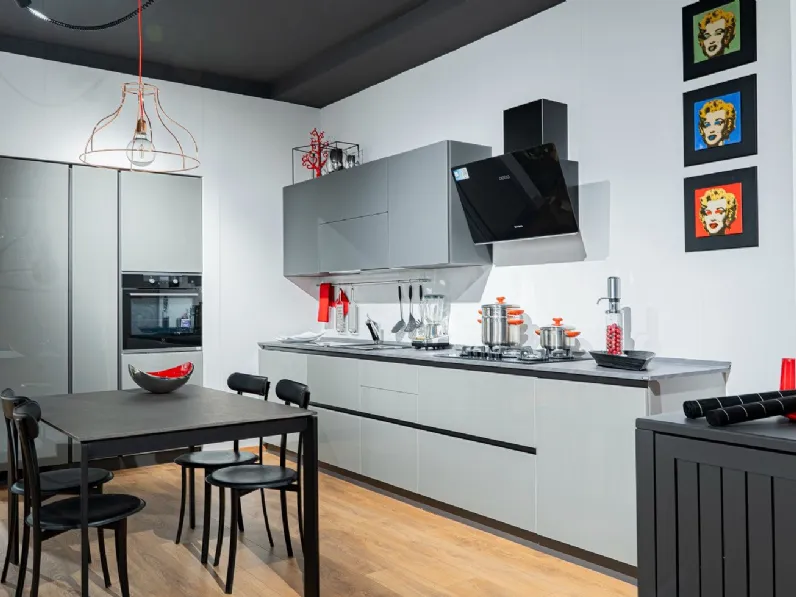 Cucina grigia design lineare Liberamente Scavolini a soli 11000