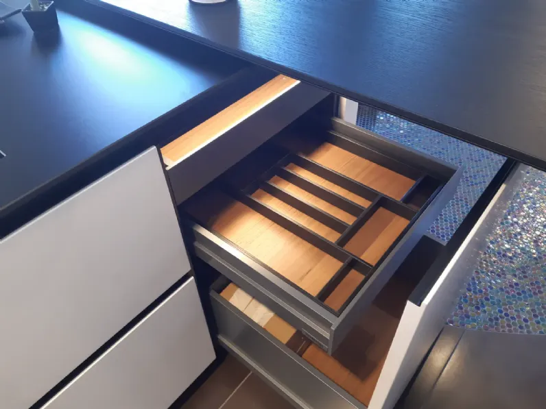 Cucina con isola design bianca Valdesign Logica l90 a soli 14995 Euro