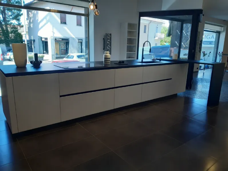 Cucina con isola design bianca Valdesign Logica l90 a soli 14995 Euro