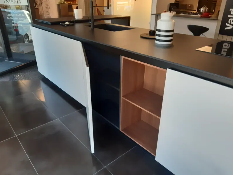 Cucina con isola design bianca Valdesign Logica l90 a soli 14995 Euro