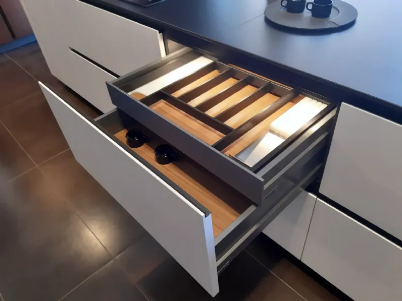 Cucina con isola design bianca Valdesign Logica l90 a soli 14995 Euro
