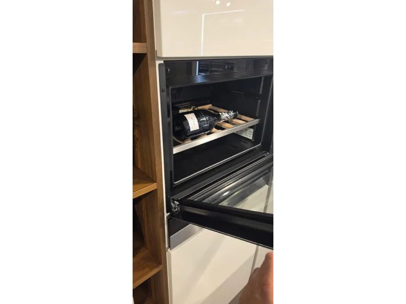 Cucina Lounge lucida 22  con isola Veneta Cucine con uno sconto imperdibile