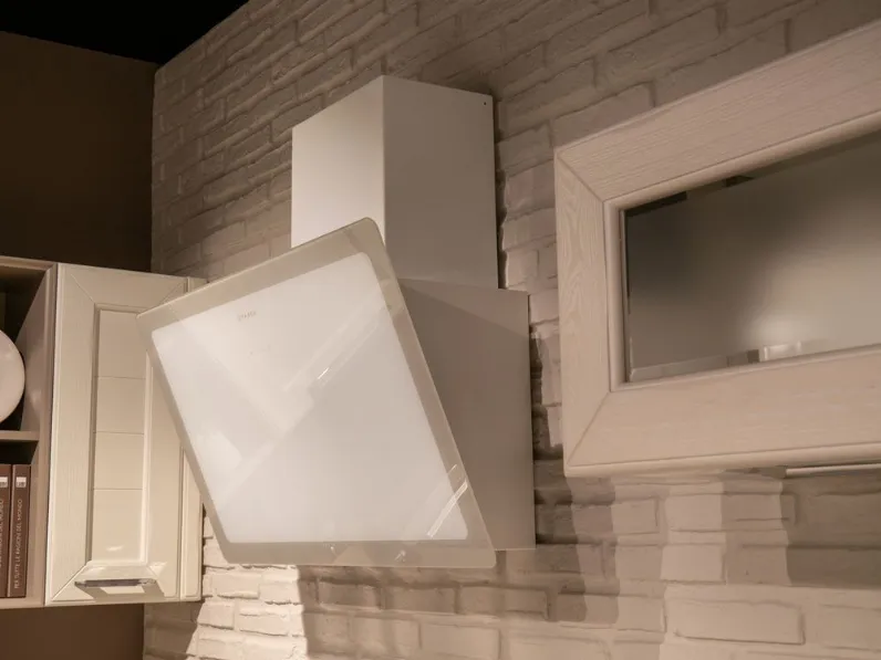 Cucina a prezzo scontato con penisola classica Claudia Lube cucine