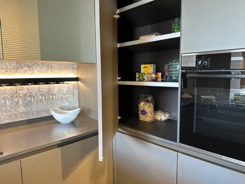 Cucina moderna con penisola Lumina Scavolini a prezzo scontato