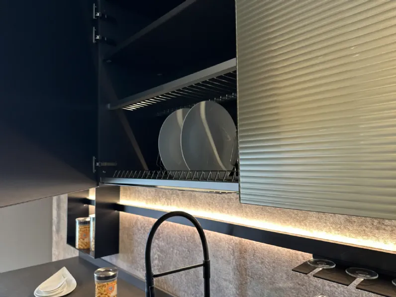 Cucina moderna con penisola Lumina Scavolini a prezzo scontato