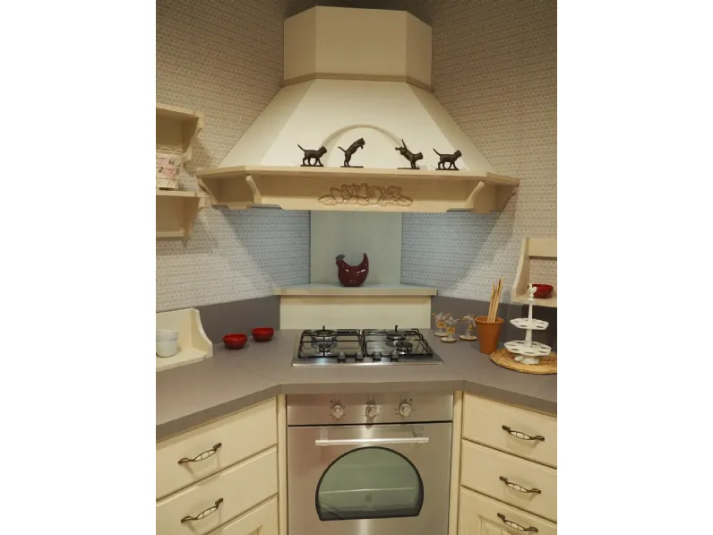 Cucina magnolia classica ad angolo Madeleine Scavolini scontata