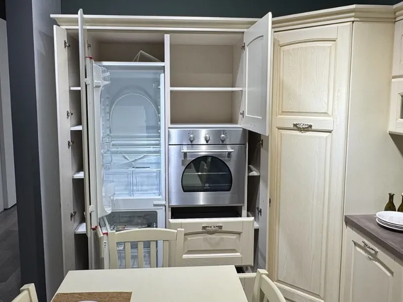 Cucina magnolia classica ad angolo Olimpia Mobilturi a soli 8200 Euro