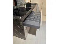 Cucina con isola in laminato materico a prezzo ribassato 59%