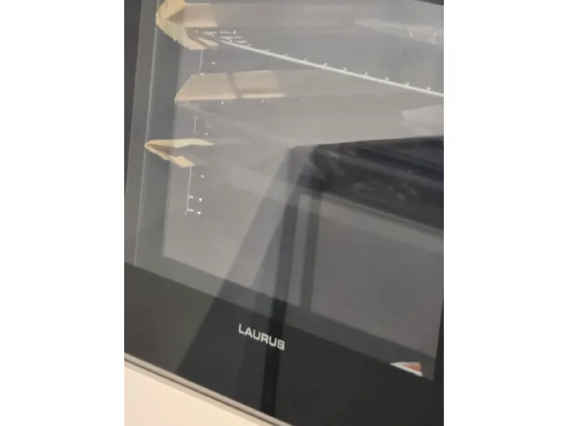 Cucina Laser tedesca con isola Artigianale con un ribasso imperdibile