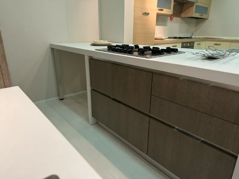 Cucina con isola in laminato materico blu Melissa a prezzo scontato