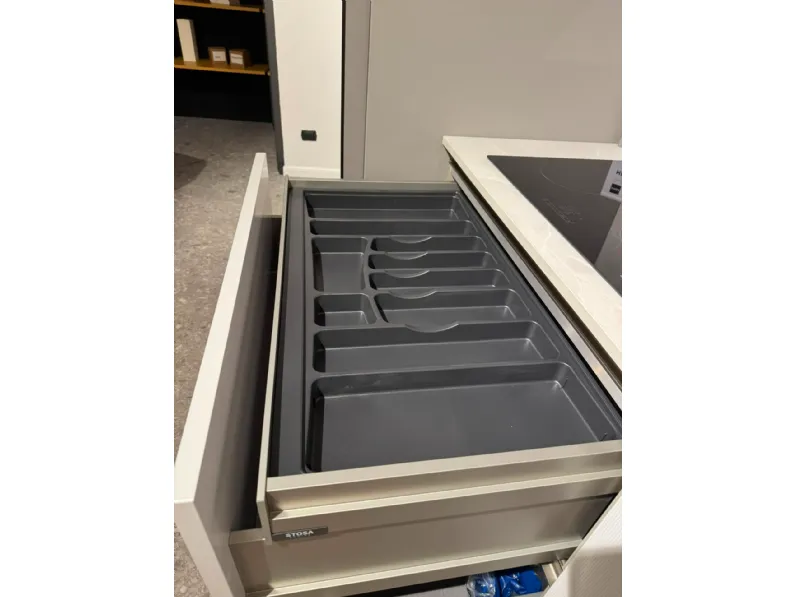 Cucina lineare moderna grigia Stosa Metropolis a soli 8800 Euro