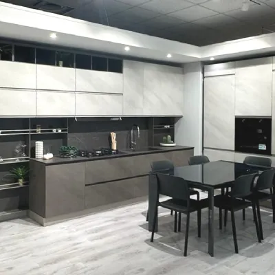 Cucina lineare in laminato materico a prezzo ribassato 57%