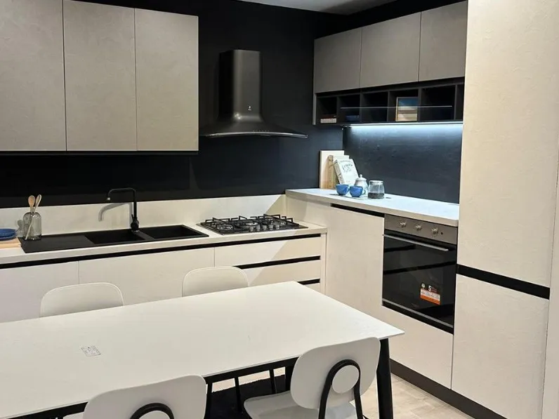 Cucina ad angolo in laminato materico a prezzo ribassato 69%