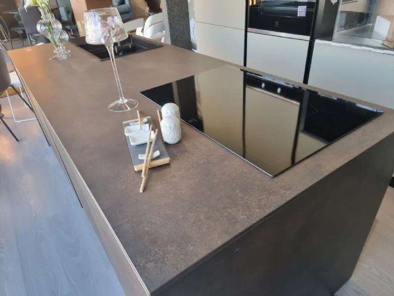 Cucina con isola design bianca Mobilturi Stratos top a soli 14500 Euro