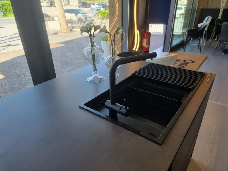 Cucina con isola design bianca Mobilturi Stratos top a soli 14500 Euro