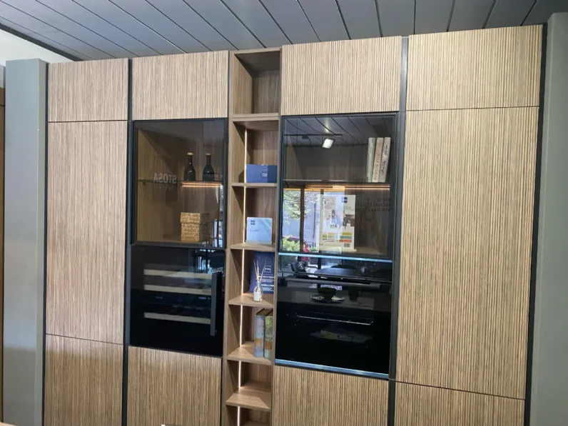 Cucina a prezzo ribassato con isola moderna Aliant Stosa