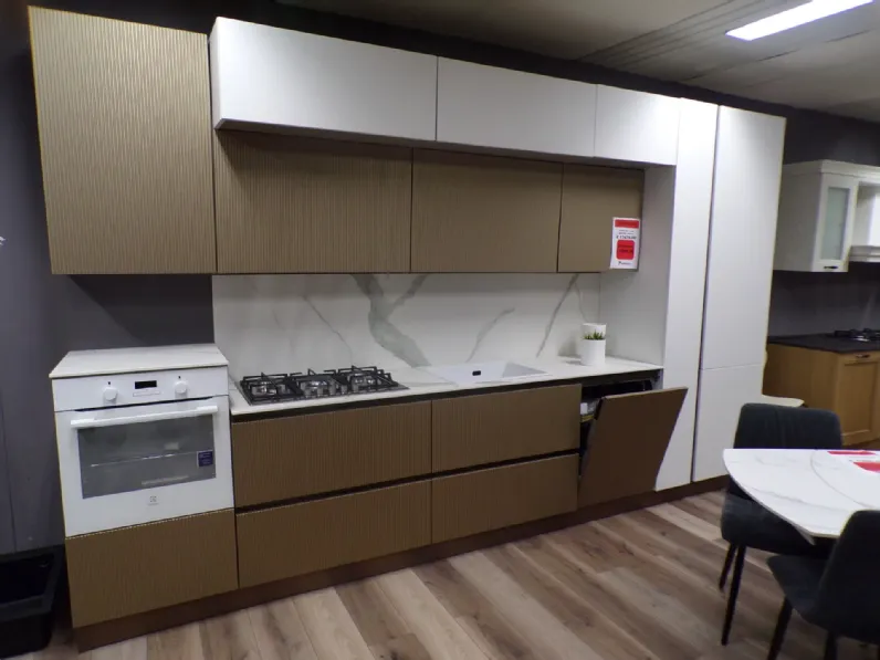 Cucina a PREZZI OUTLET in laminato materico Mobilturi -71%