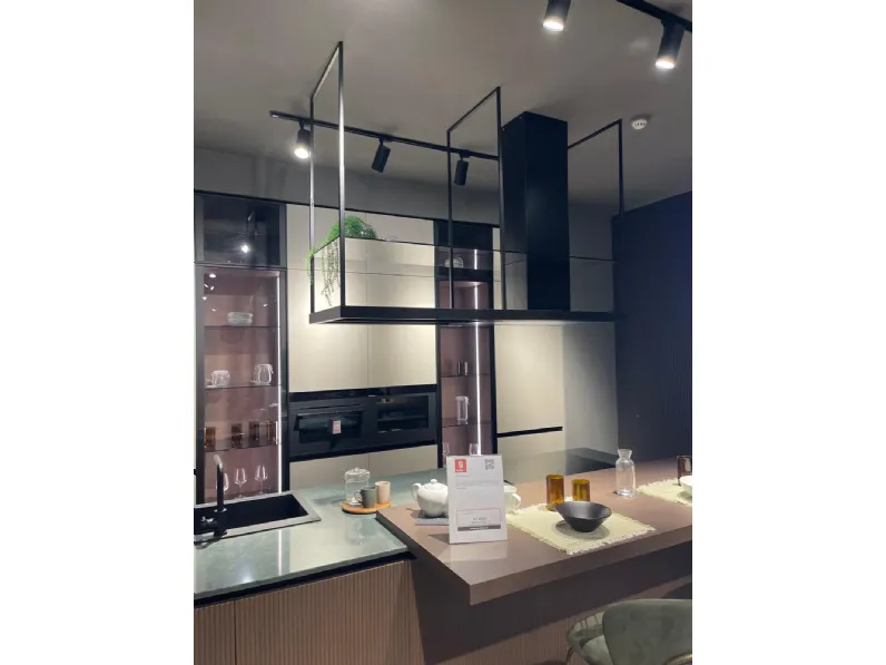 Cucina con isola in polimerico a prezzo scontato 51%