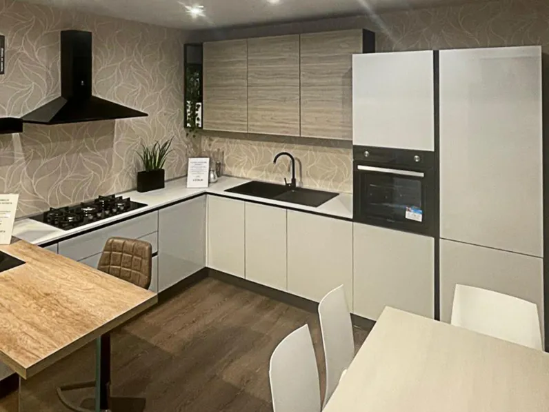 Cucina grigia moderna con penisola Delizia Net cucine in Offerta Outlet