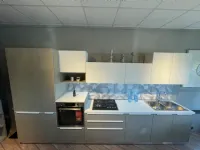 Cucina con isola in laminato materico a prezzo scontato 31%