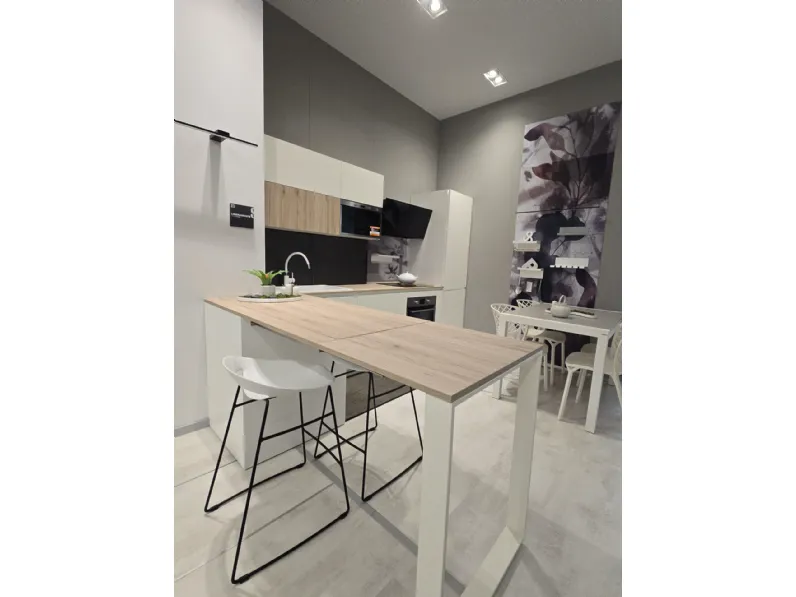 Cucina a prezzo scontato con penisola moderna Liberamente Scavolini