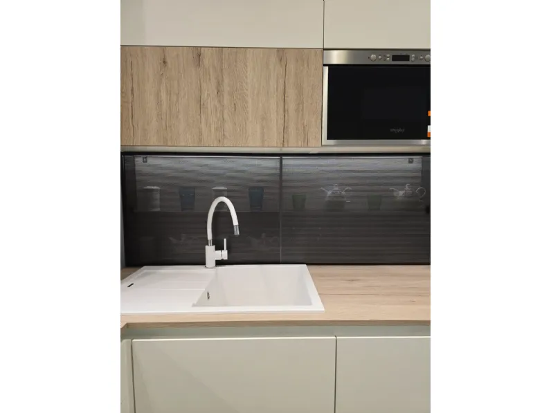 Cucina a prezzo scontato con penisola moderna Liberamente Scavolini