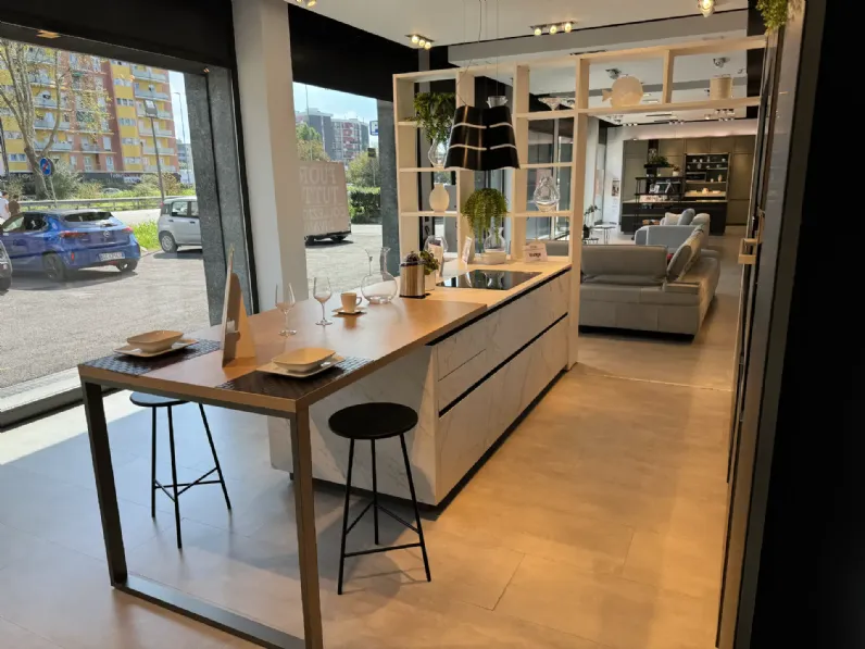 Cucina Lounge moderna altri colori Veneta Cucine con isola scontata 70%