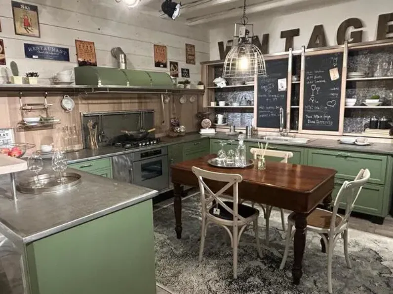 Cucina altri colori industriale con penisola Panam  Marchi cucine scontata