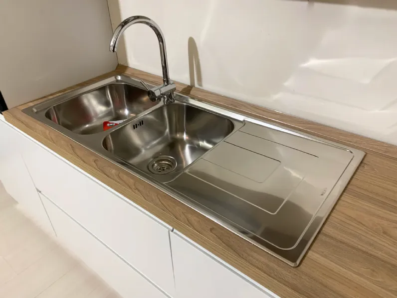 Cucina ad angolo in laccata opaco rovere chiaro Pura a prezzo scontato