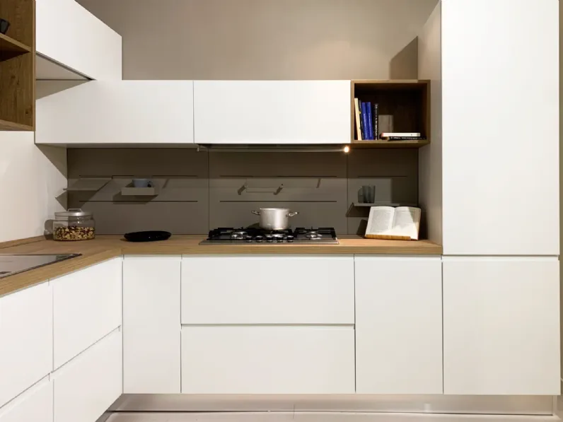 Cucina ad angolo in laccata opaco rovere chiaro Pura a prezzo scontato