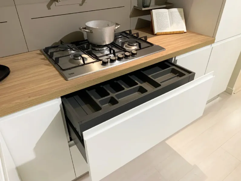 Cucina ad angolo in laccata opaco rovere chiaro Pura a prezzo scontato