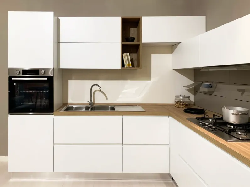 Cucina ad angolo in laccata opaco rovere chiaro Pura a prezzo scontato