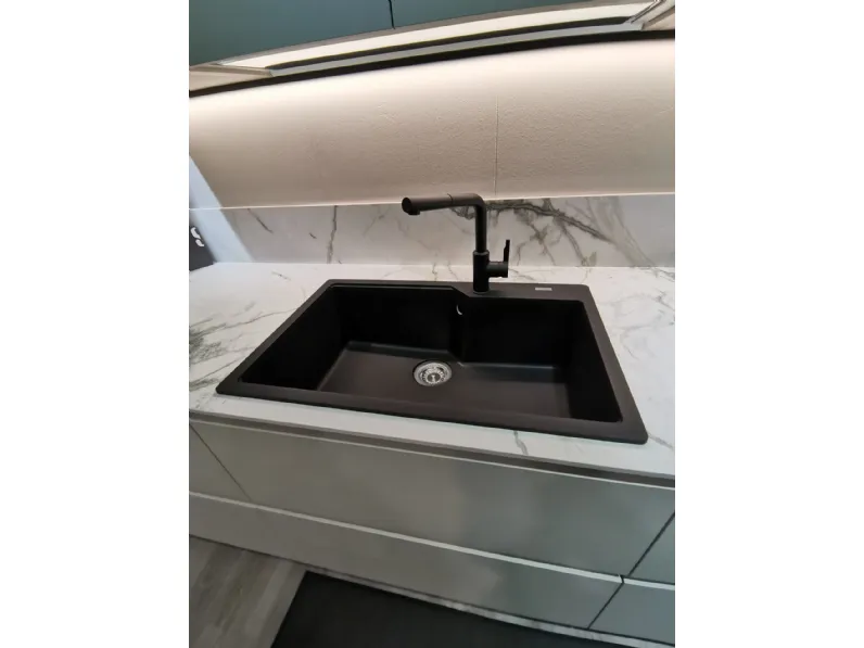 Cucina altri colori moderna con isola Regola Scavolini in Offerta Outlet