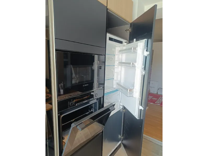 Cucina Scavolini design lineare antracite in laccata opaco Regola
