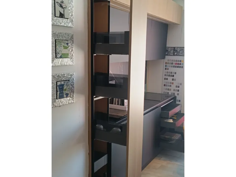 Cucina Scavolini design lineare antracite in laccata opaco Regola