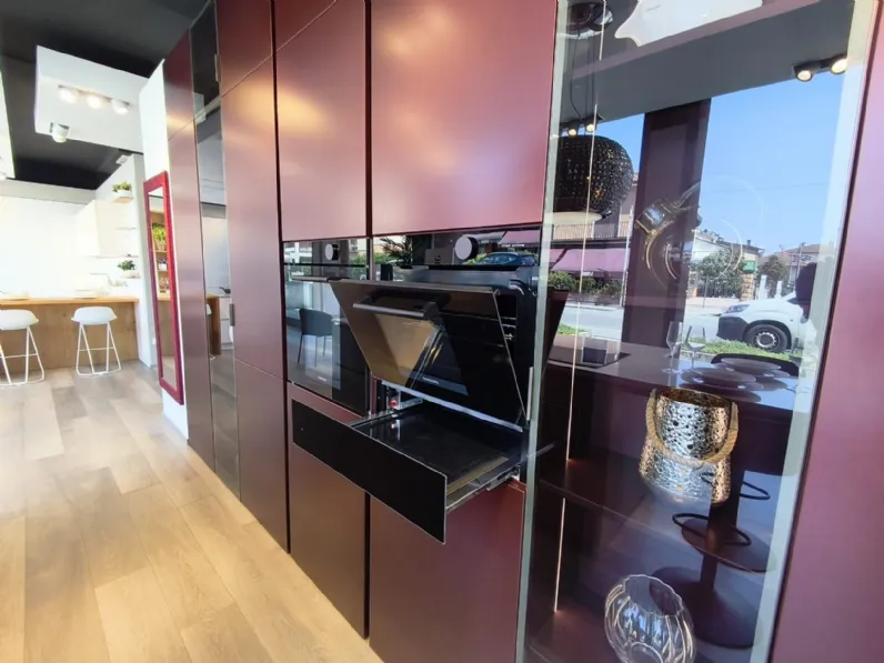 Cucina Veneta Cucine moderna con isola rossa in vetro Riflex - lounge