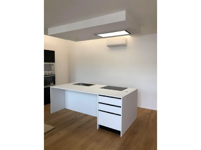 Cucina Fenix con isola Cucine store con uno sconto imperdibile