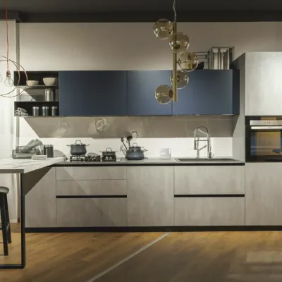 Cucina moderna con penisola Delinea Scavolini a prezzo ribassato