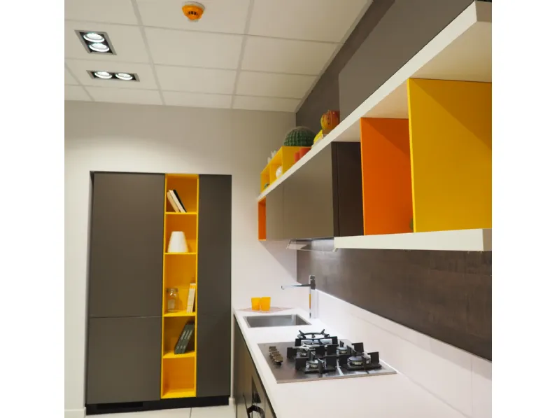 Cucina con penisola Scavolini Foodshelf inside SCONTATA 46%