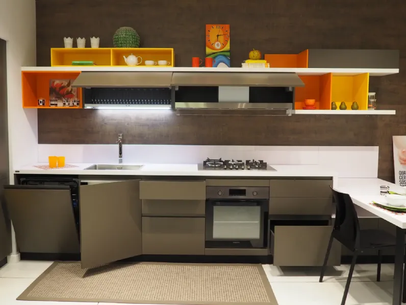 Cucina con penisola Scavolini Foodshelf inside SCONTATA 46%