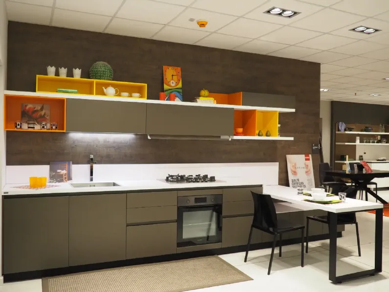 Cucina con penisola Scavolini Foodshelf inside SCONTATA 46%
