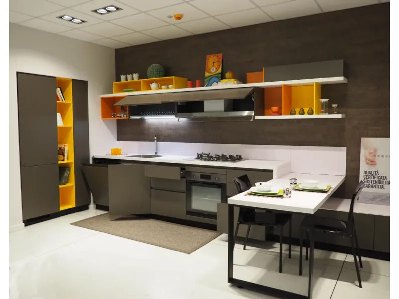 Cucina con penisola Scavolini Foodshelf inside SCONTATA 46%