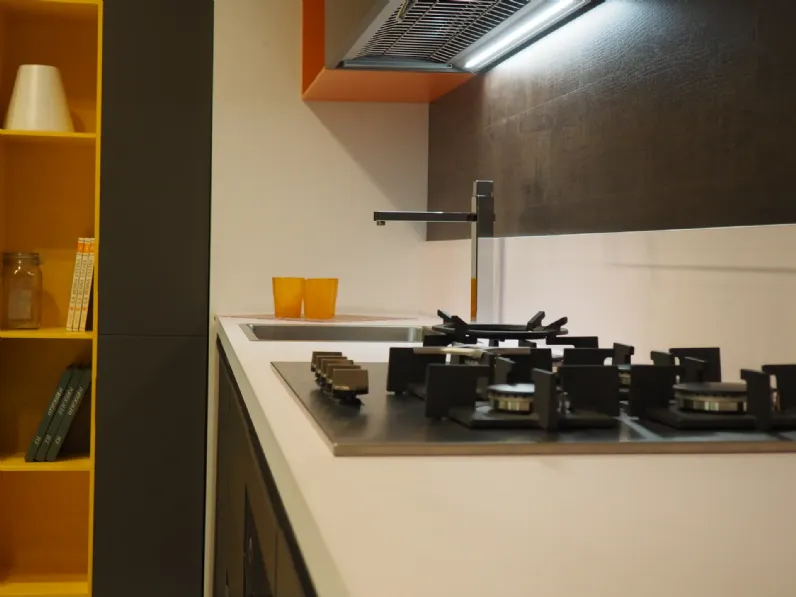 Cucina con penisola Scavolini Foodshelf inside SCONTATA 46%