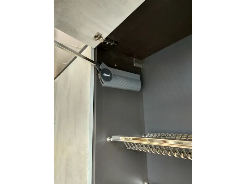 Cucina moderna lineare Cubodesign Cucina noce dozuki a prezzo ribassato